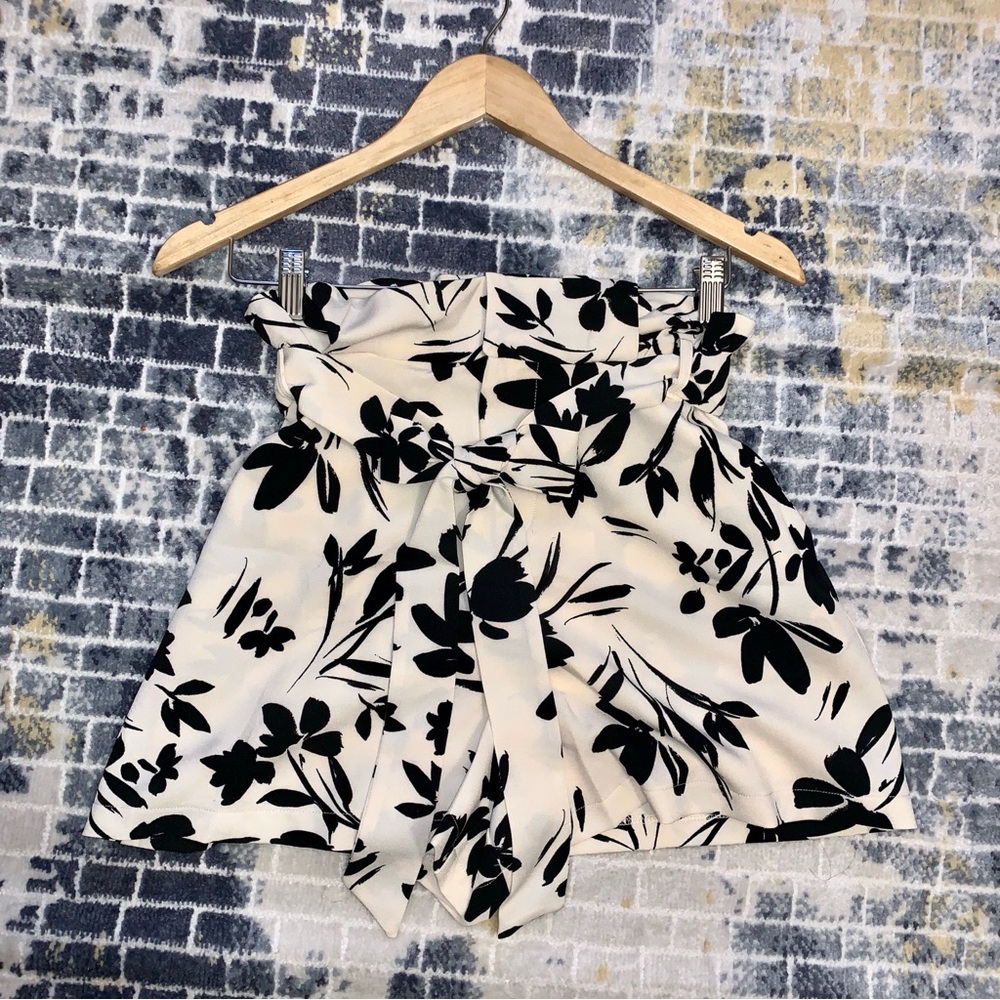 Floral Black and White Women's Shorts